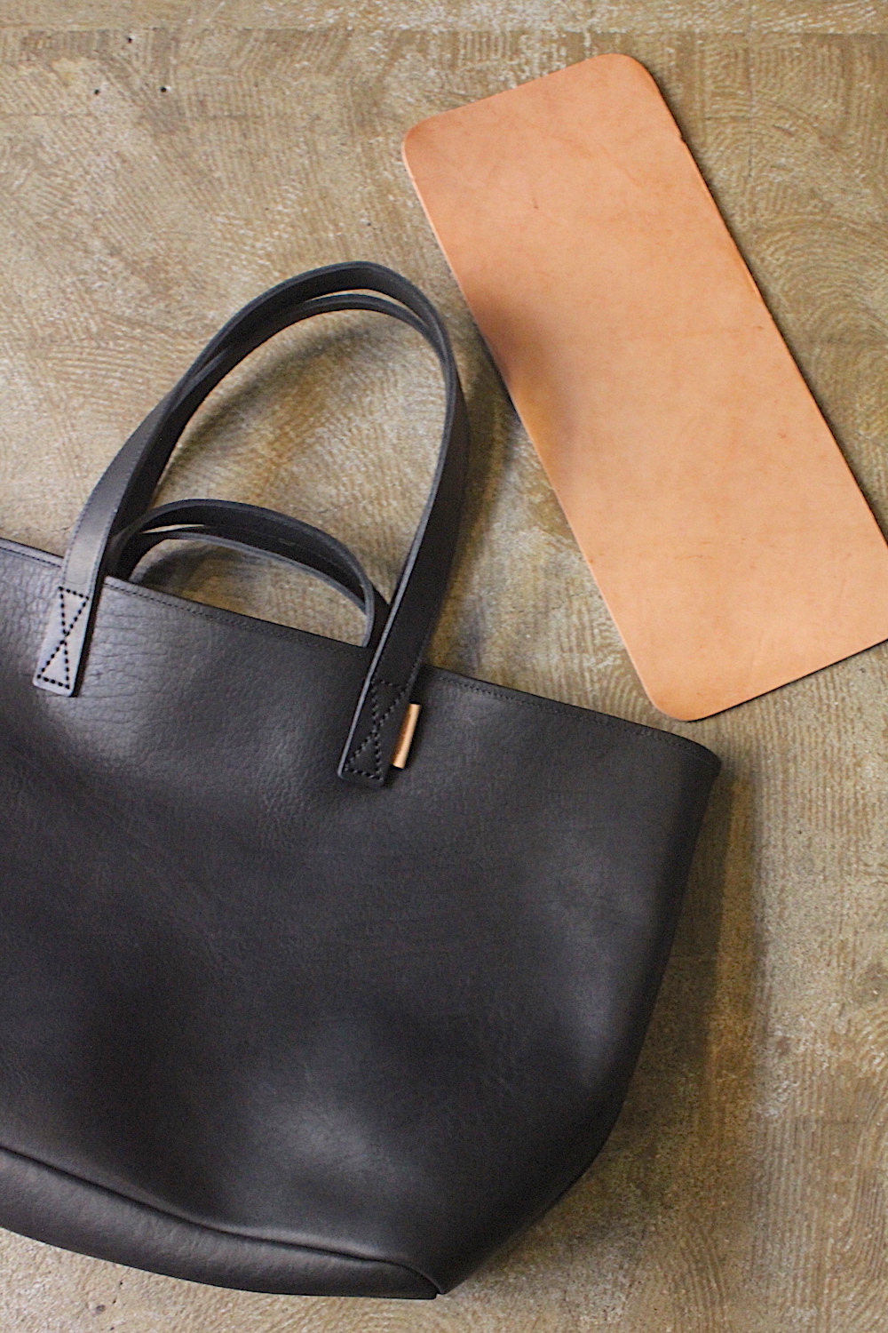 【全国通販】Hender Scheme(エンダースキーマ) leather core tote(トートバッグ) | POST 78