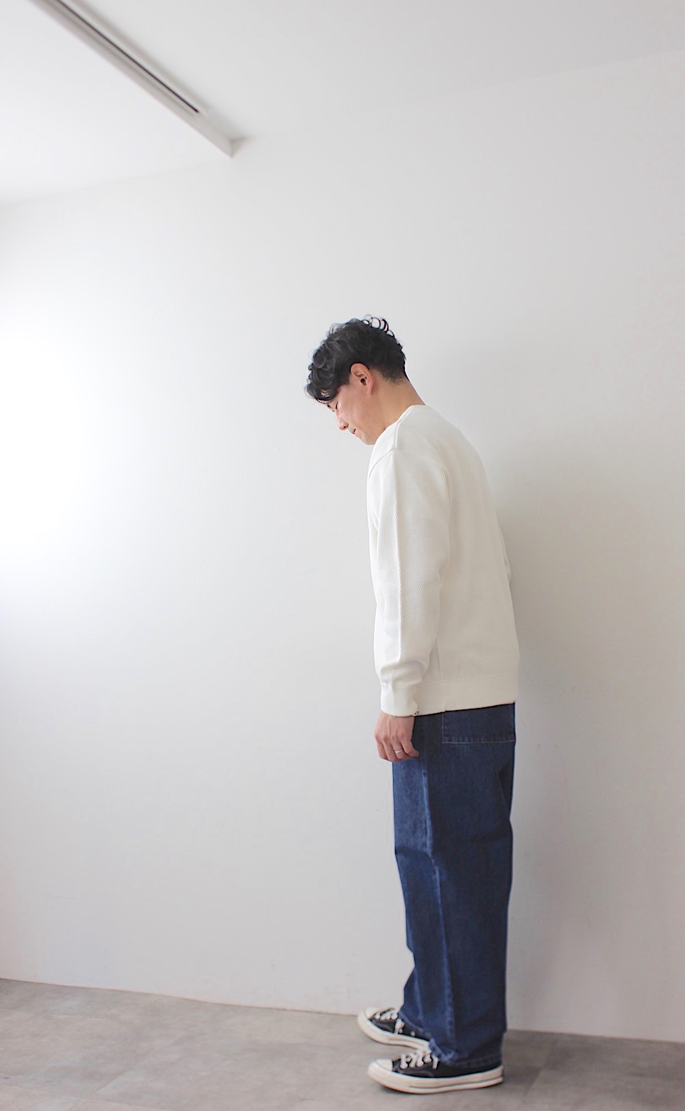 037050