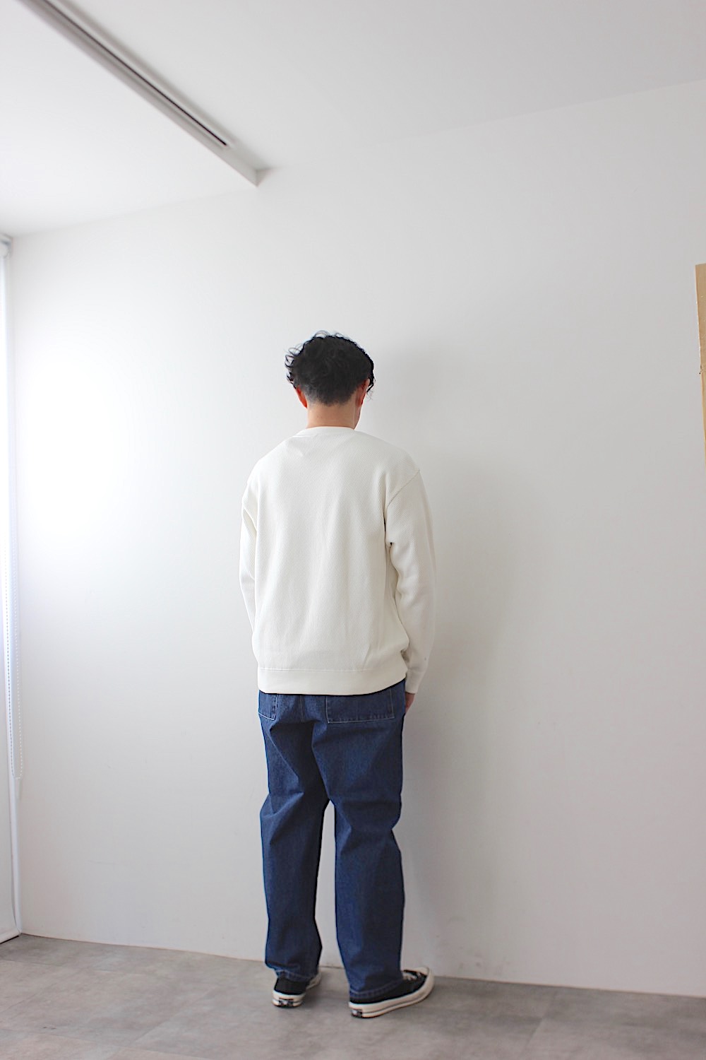 037050