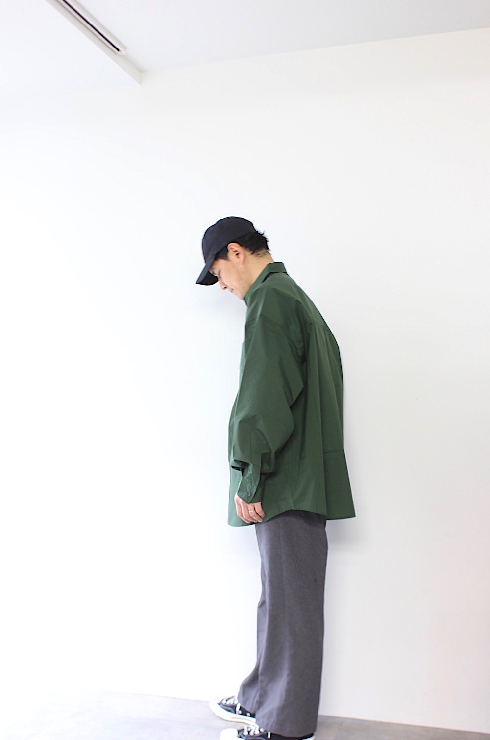 037110