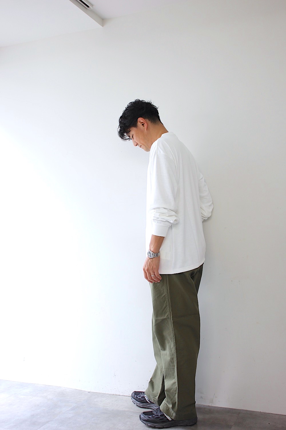 037393