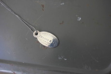 037445