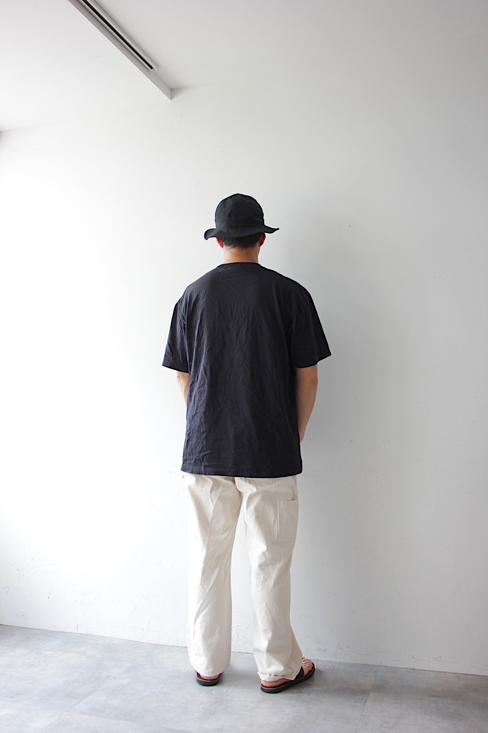 037316