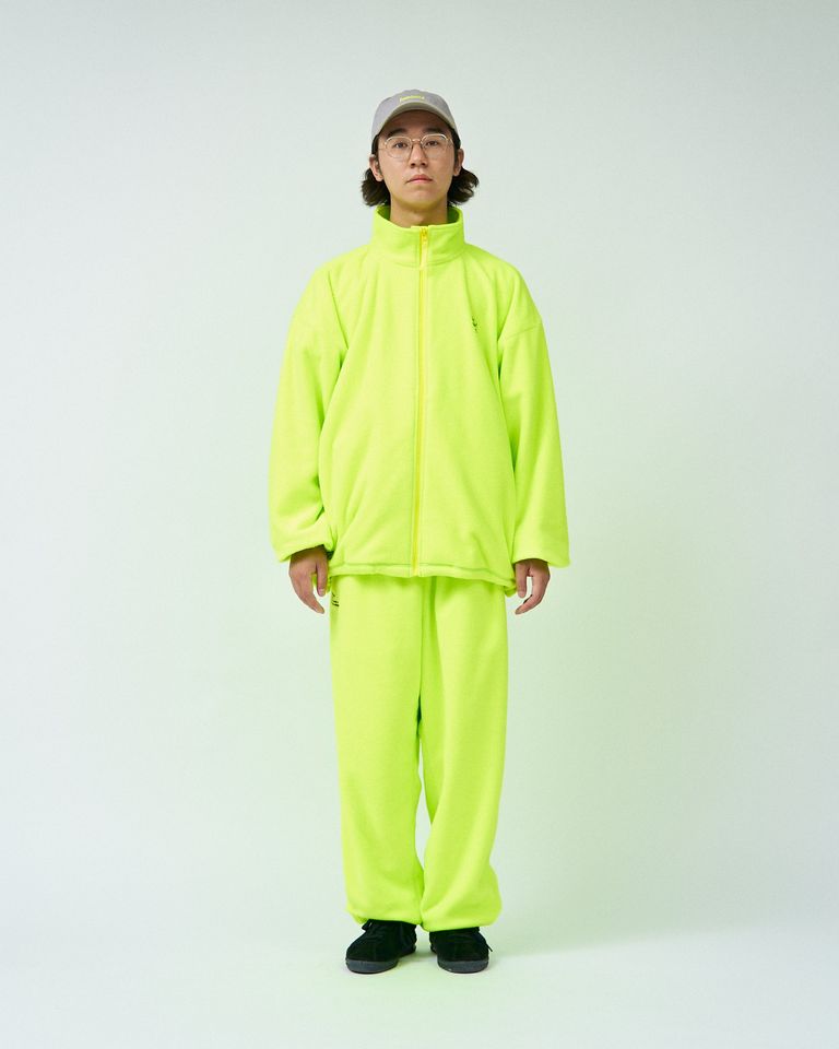 037687