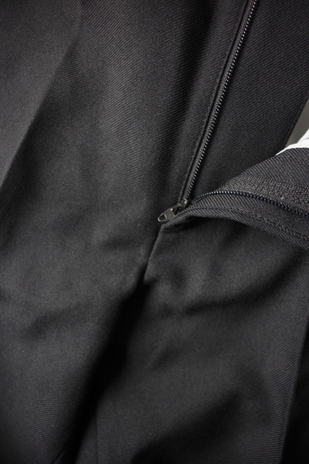 198293