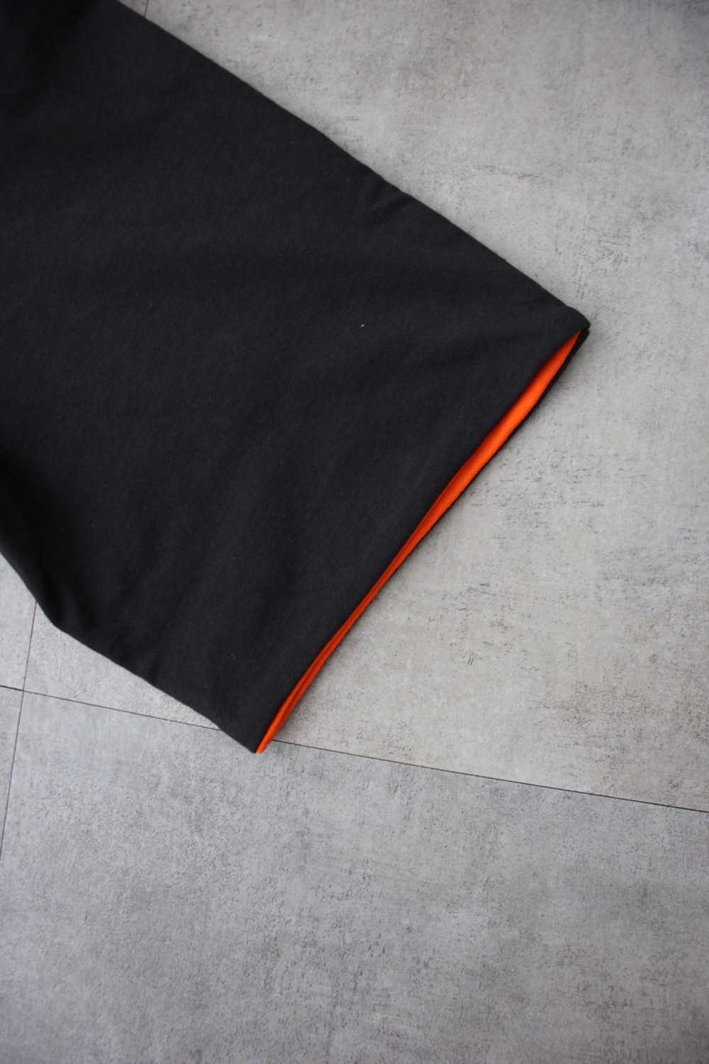 198709