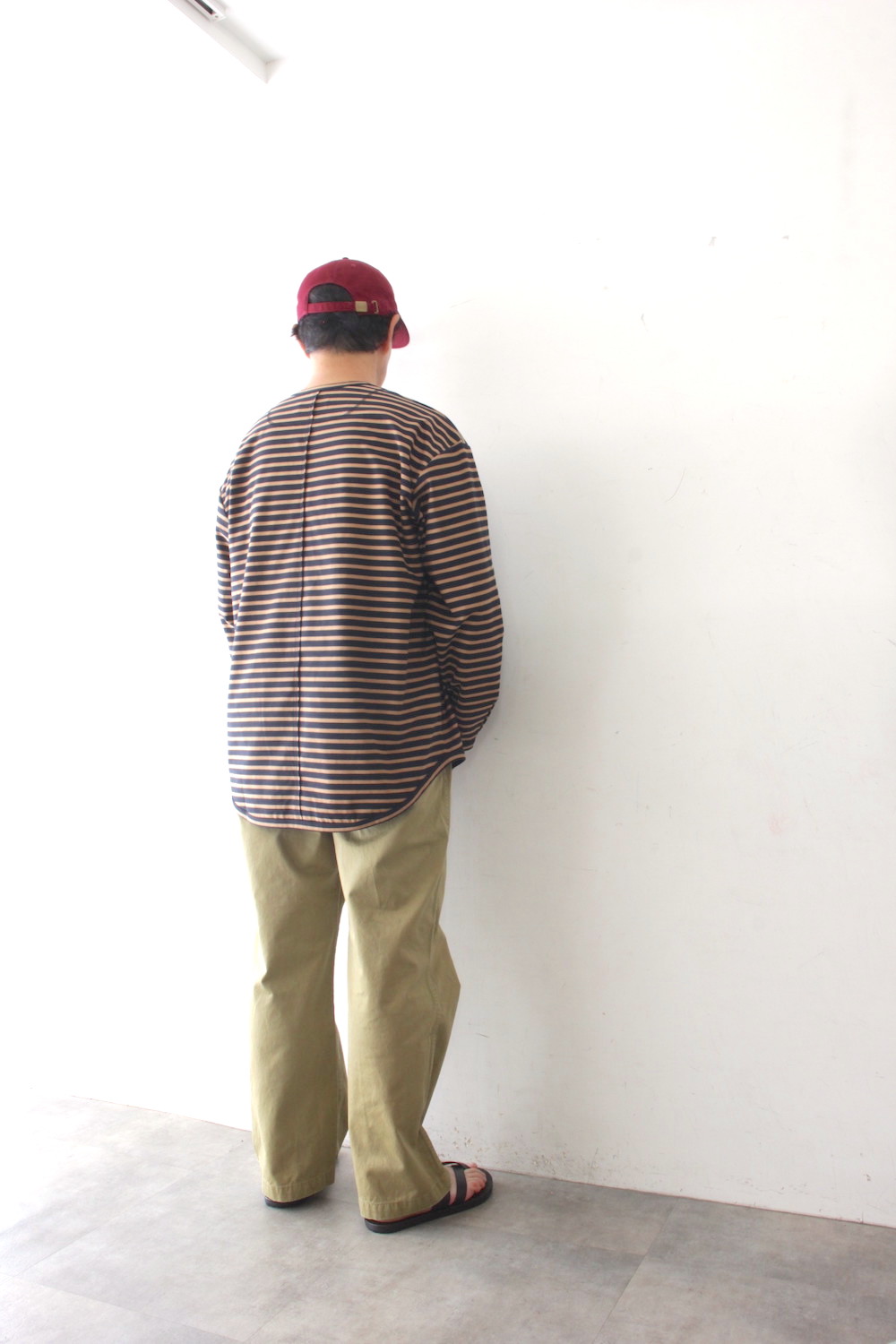 199001